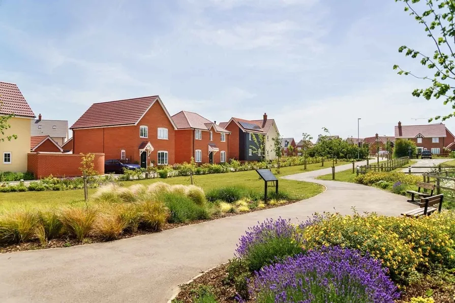 Lark Grange, photo 4