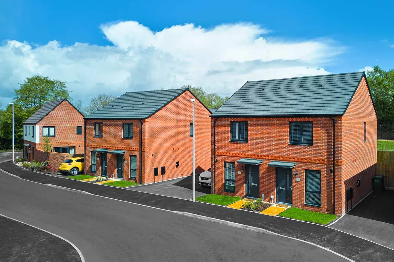 Waterside Gardens, Coventry: new homes by Taylor Wimpey