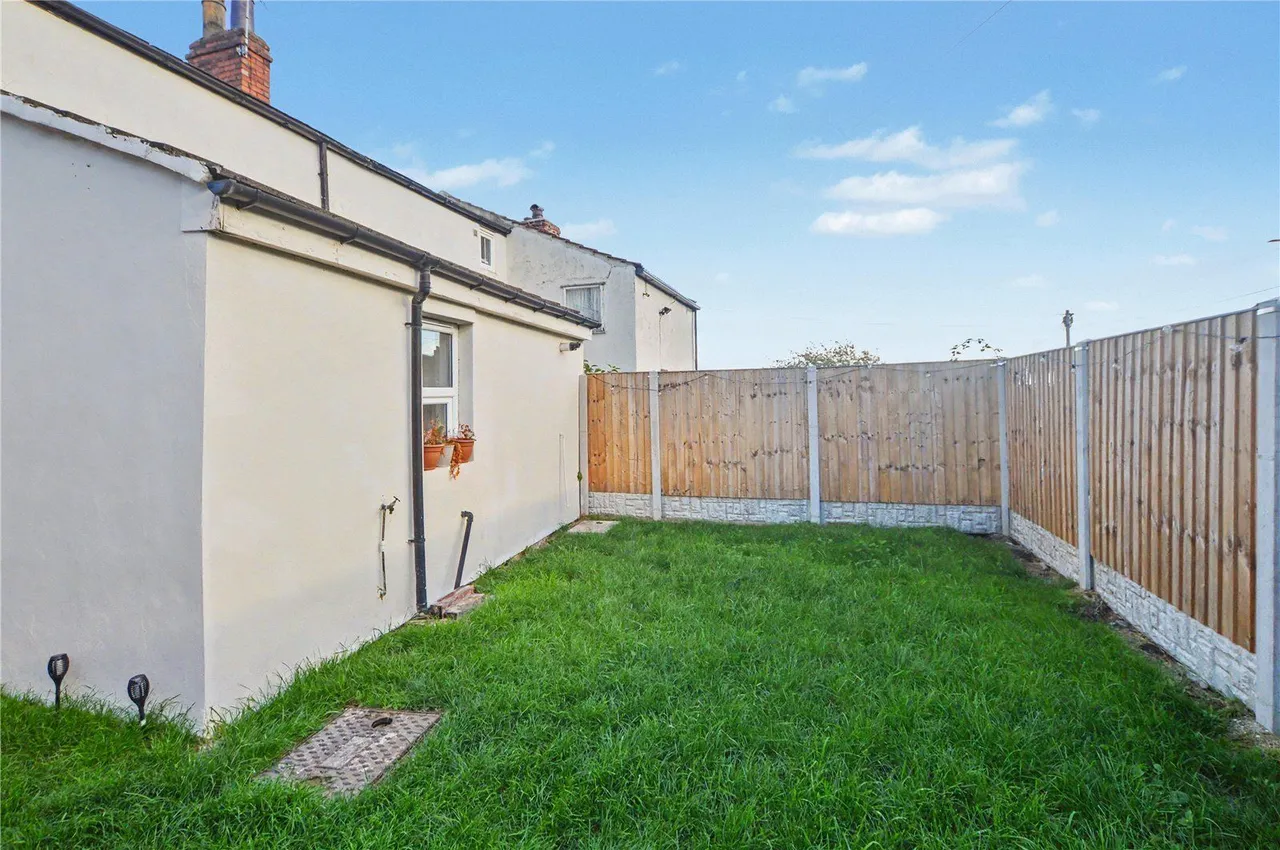 Wood Lane, Rothwell, LS26, photo 10