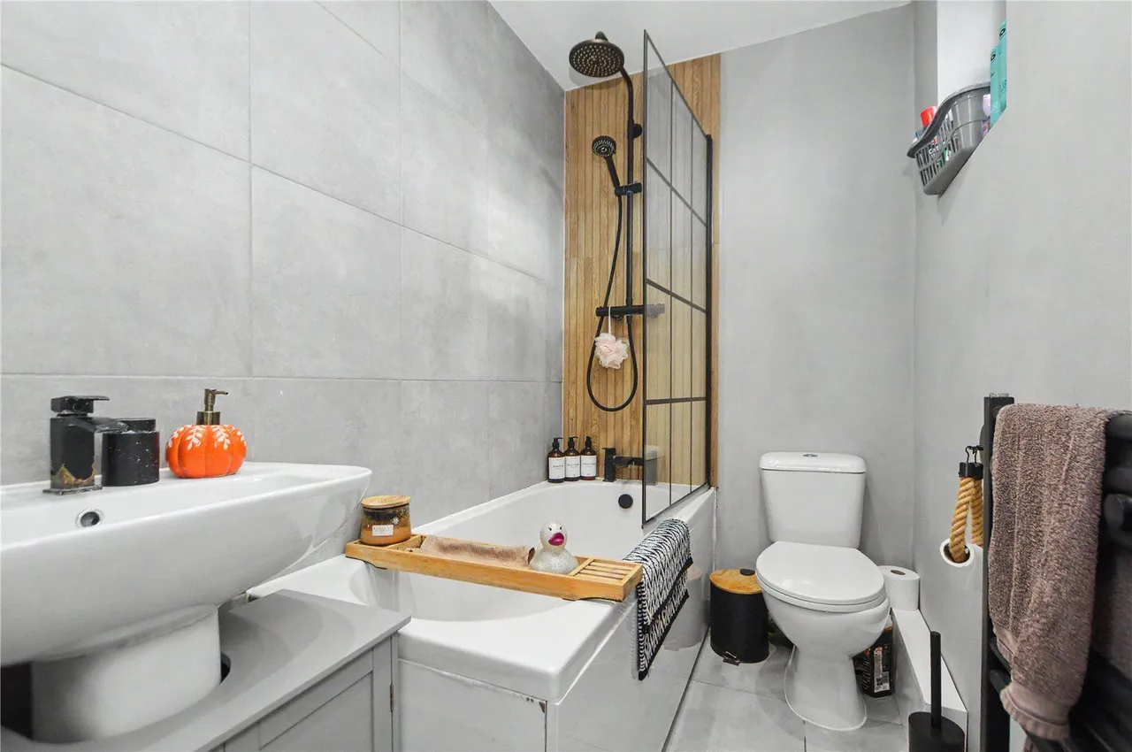 Wood Lane, Rothwell, LS26, photo 9