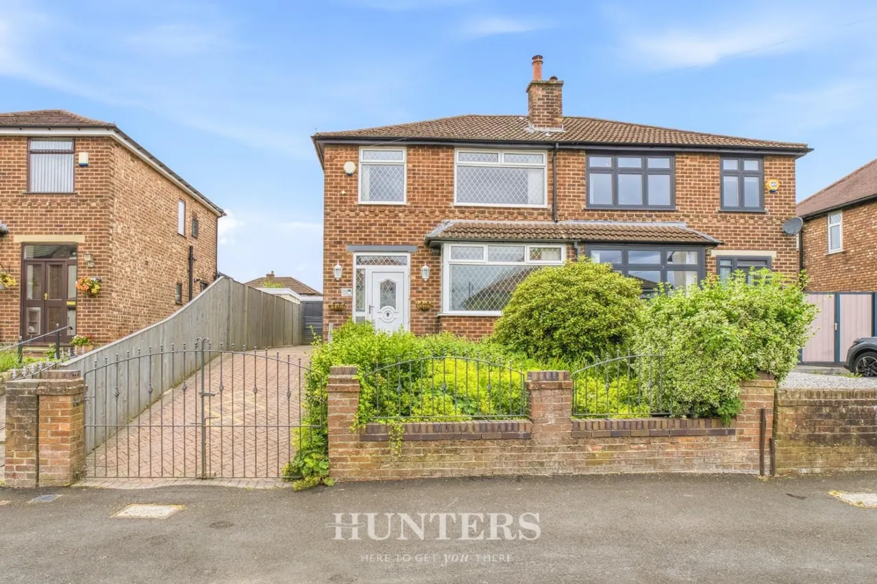 3 bed house for sale — Parkfield Road North, Manchester, M40