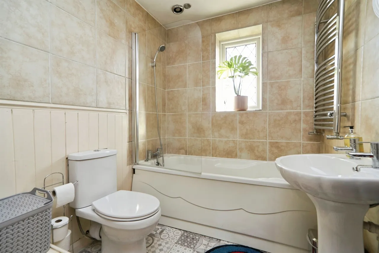 Fearnville Mount, Leeds, LS8, photo 13