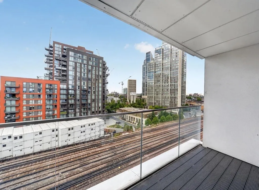 Wandsworth Road, Nine Elms, SW8, photo 7