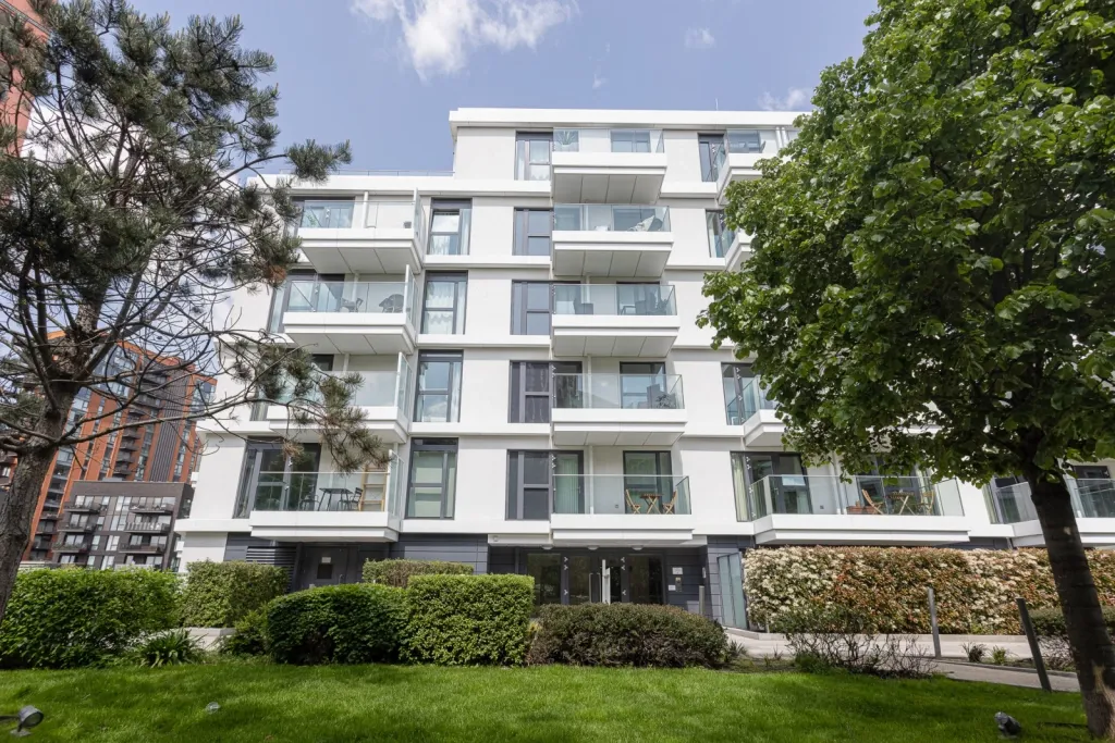 1 bed flat for sale, Wandsworth Road, Nine Elms, SW8