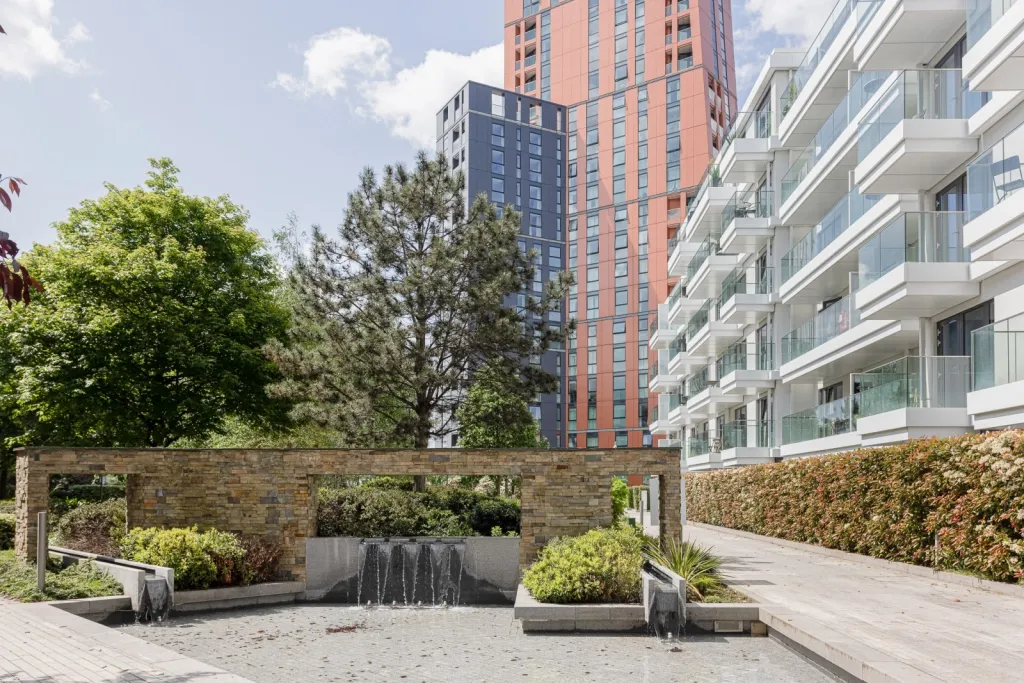 Wandsworth Road, Nine Elms, SW8, photo 8