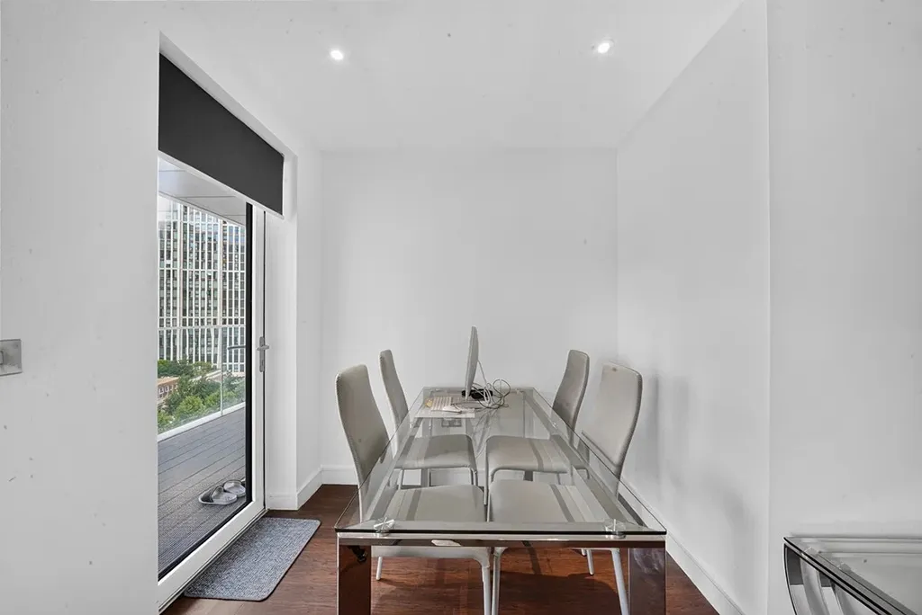 Wandsworth Road, Nine Elms, SW8, photo 12