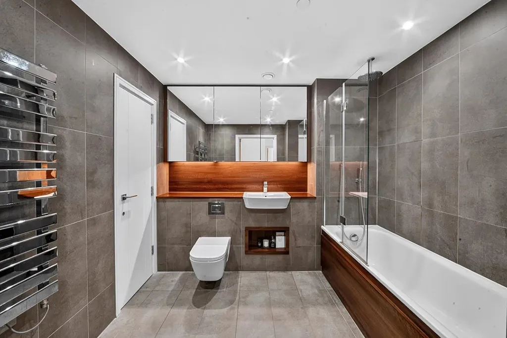 Wandsworth Road, Nine Elms, SW8, photo 6