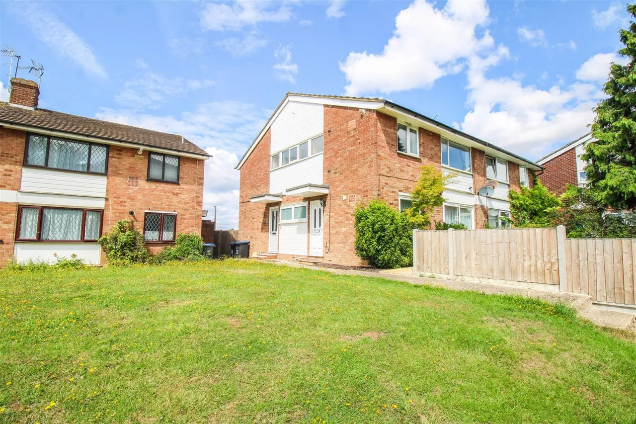 2 bed flat to rent, Cloverfield, Harlow, CM18