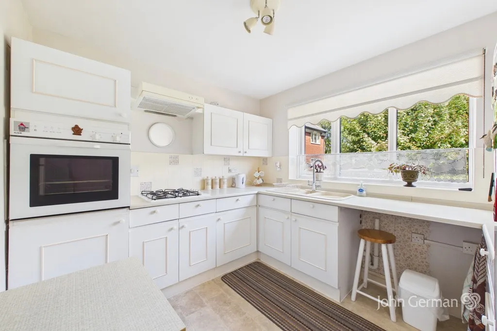 Tamworth Road, Lichfield, photo 4