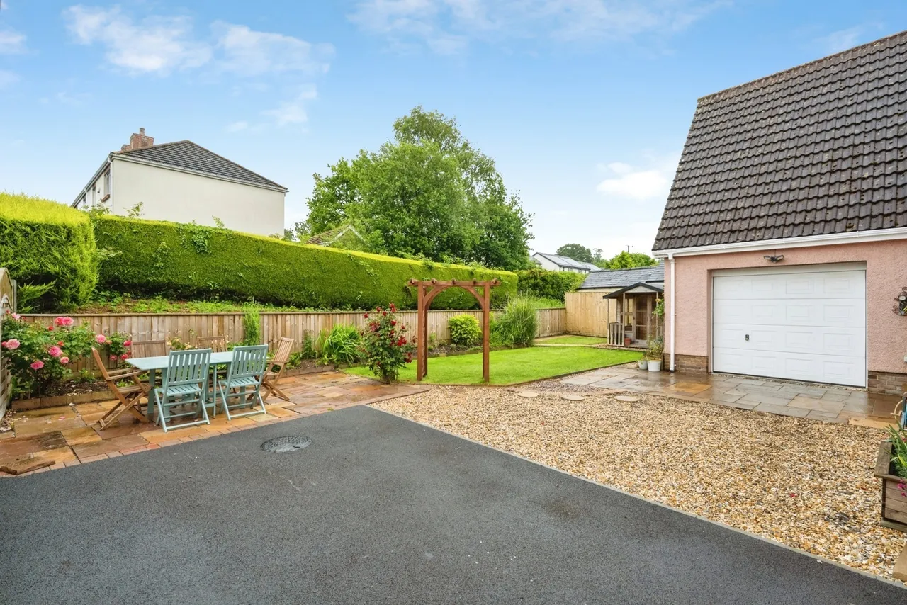 Kings Road, Llandybie, SA18, photo 23