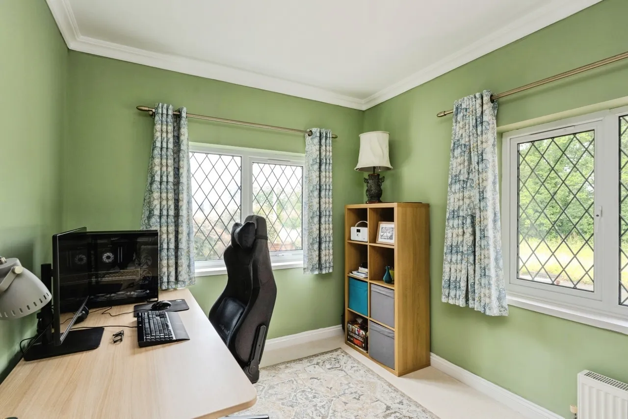 Kings Road, Llandybie, SA18, photo 7