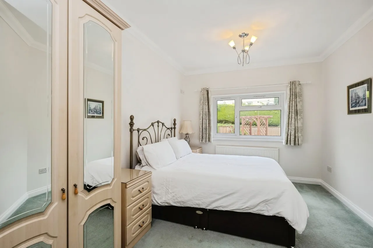 Kings Road, Llandybie, SA18, photo 16
