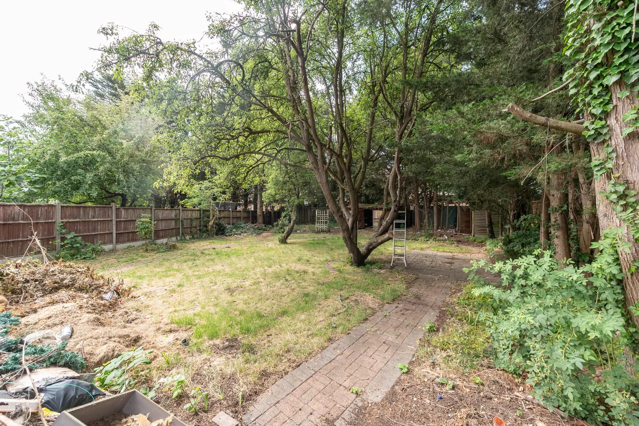 29 Danemead Grove, Northolt, photo 9