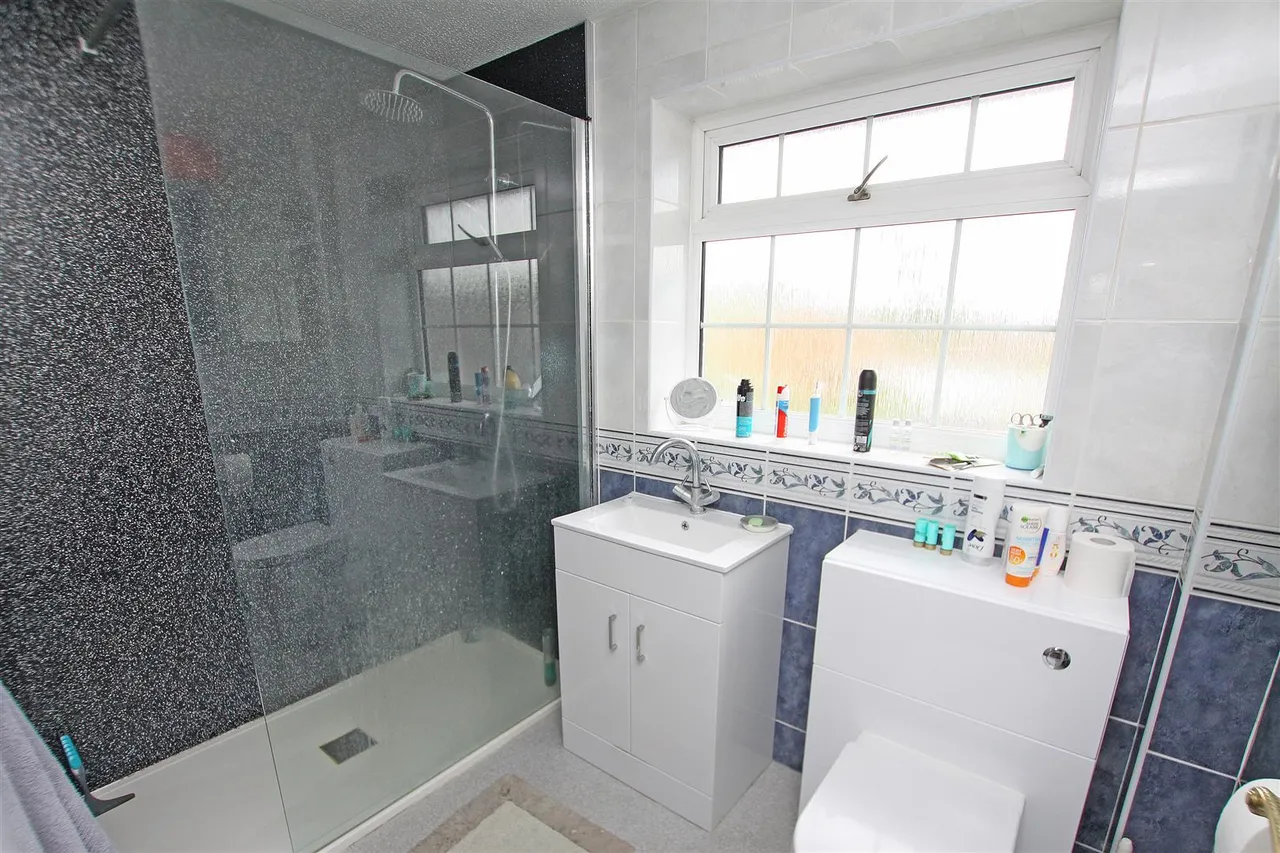 Ampfield Road, Bournemouth, photo 11