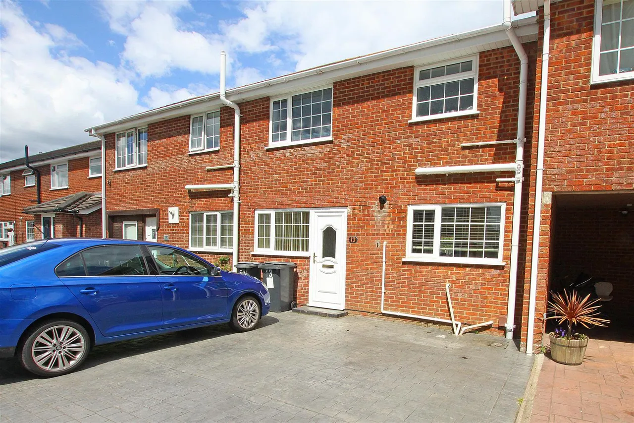 Ampfield Road, Bournemouth, photo 2