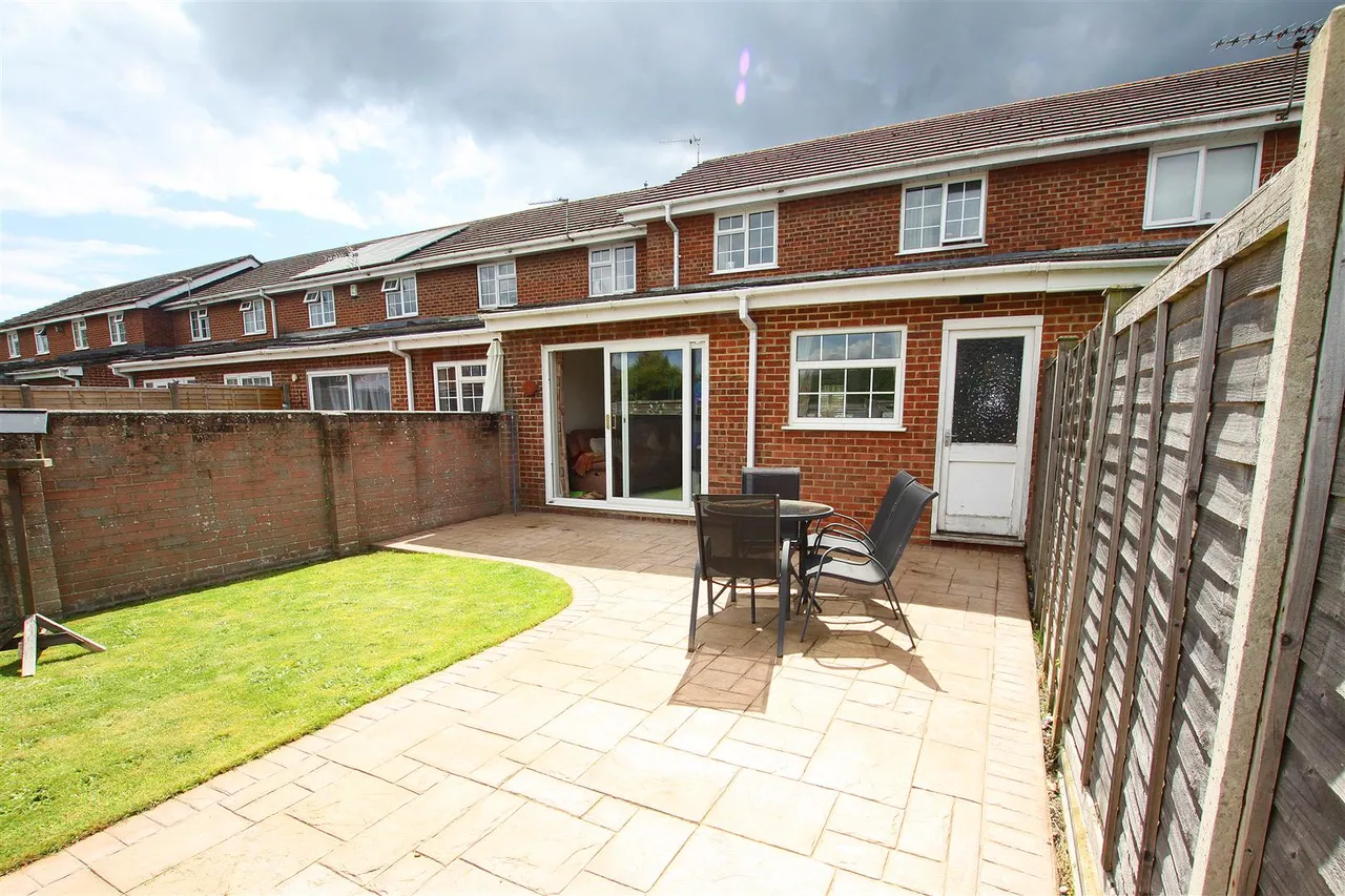 3 bed house for sale — Ampfield Road, Bournemouth