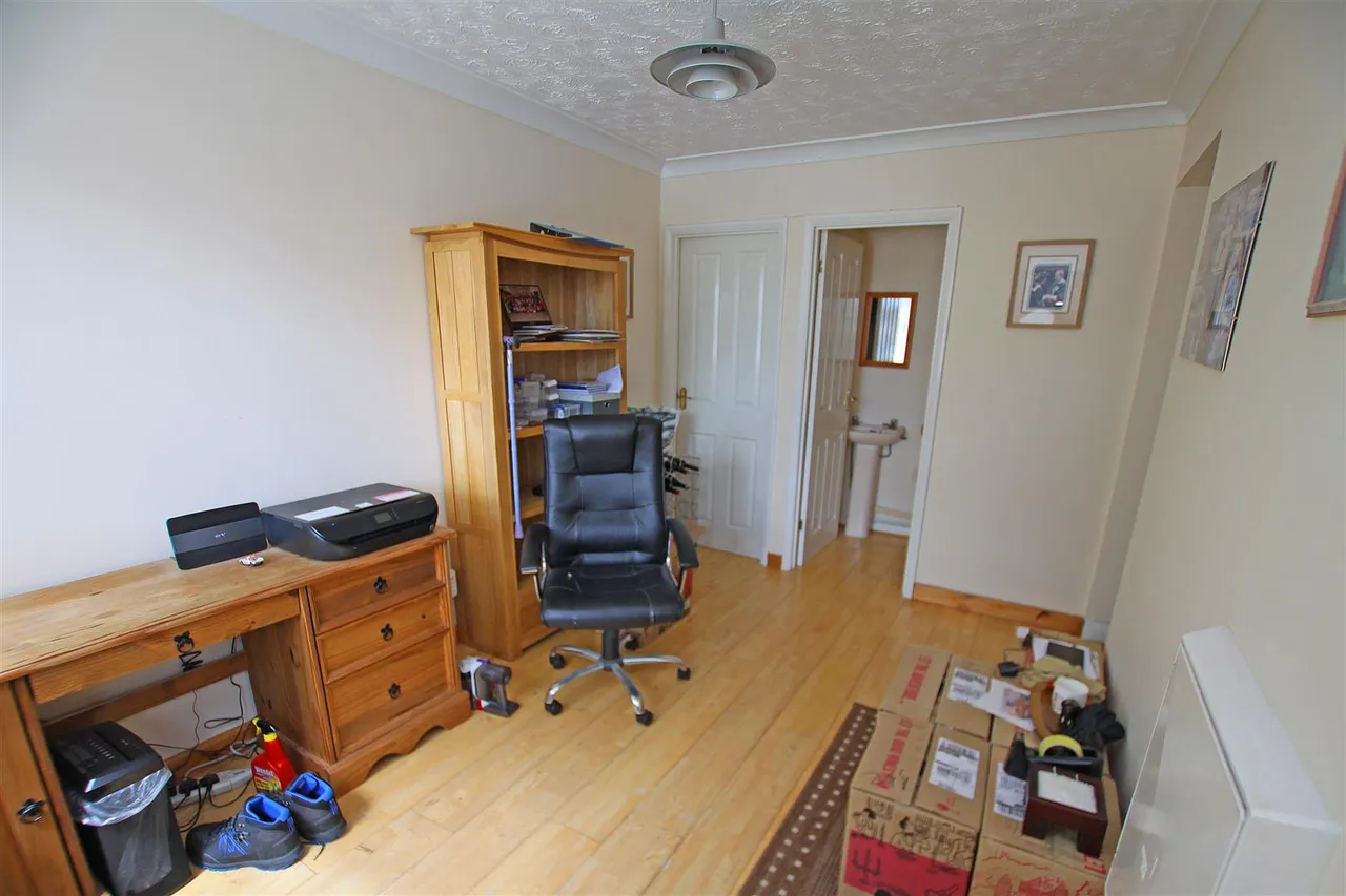 Ampfield Road, Bournemouth, photo 6