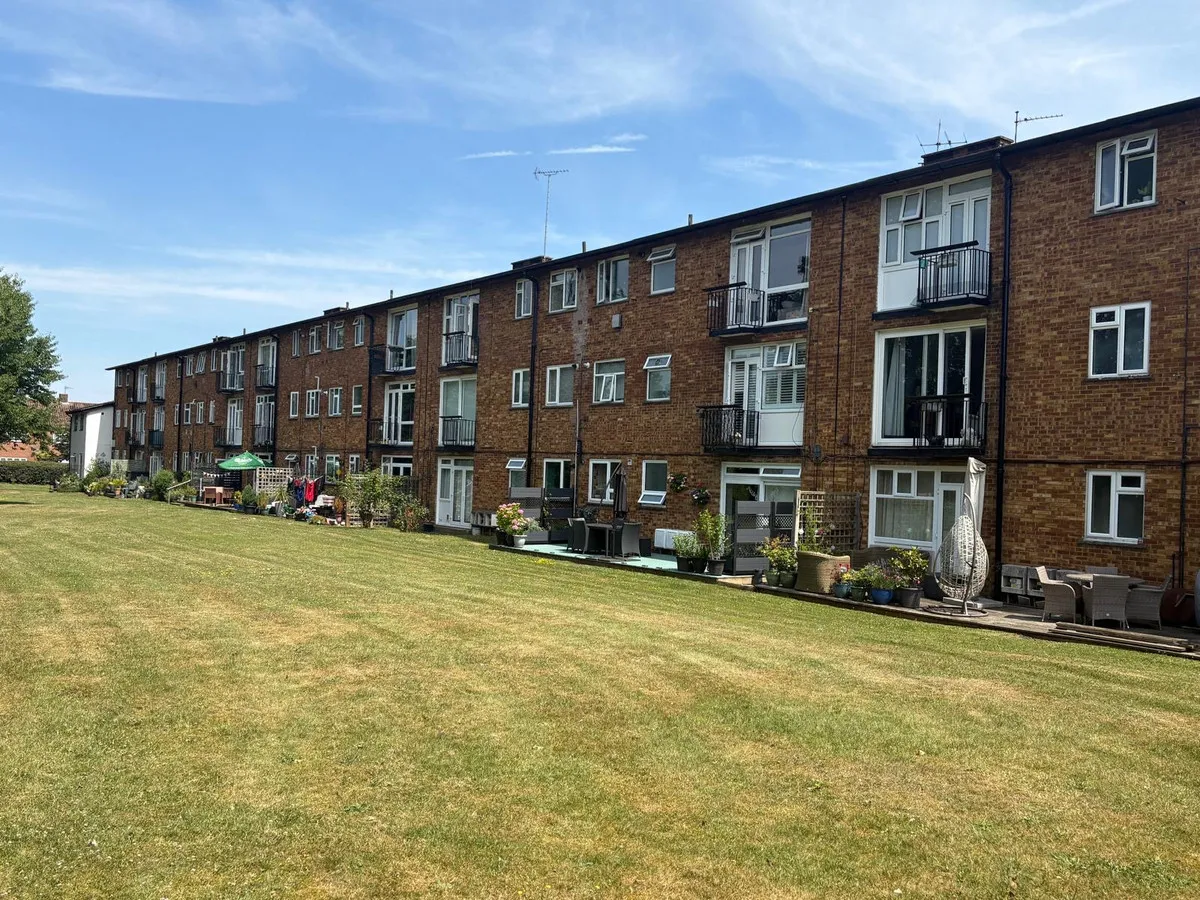 2 bed flat for sale, Abbots Langley, WD5