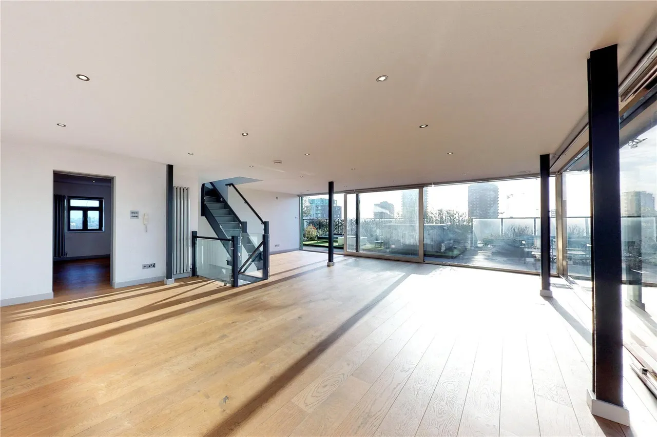 Boyd Street, London, E1, photo 14