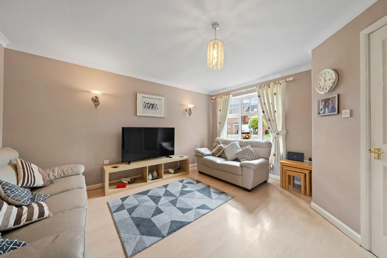 Langton Close, Newton-Le-Willows, Newton-Le-Willows, WA12 9WH, photo 2