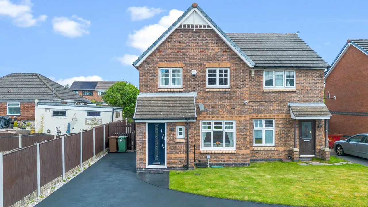 3 bed house for sale — Langton Close, Newton-Le-Willows, Newton-Le-Willows, WA12 9WH
