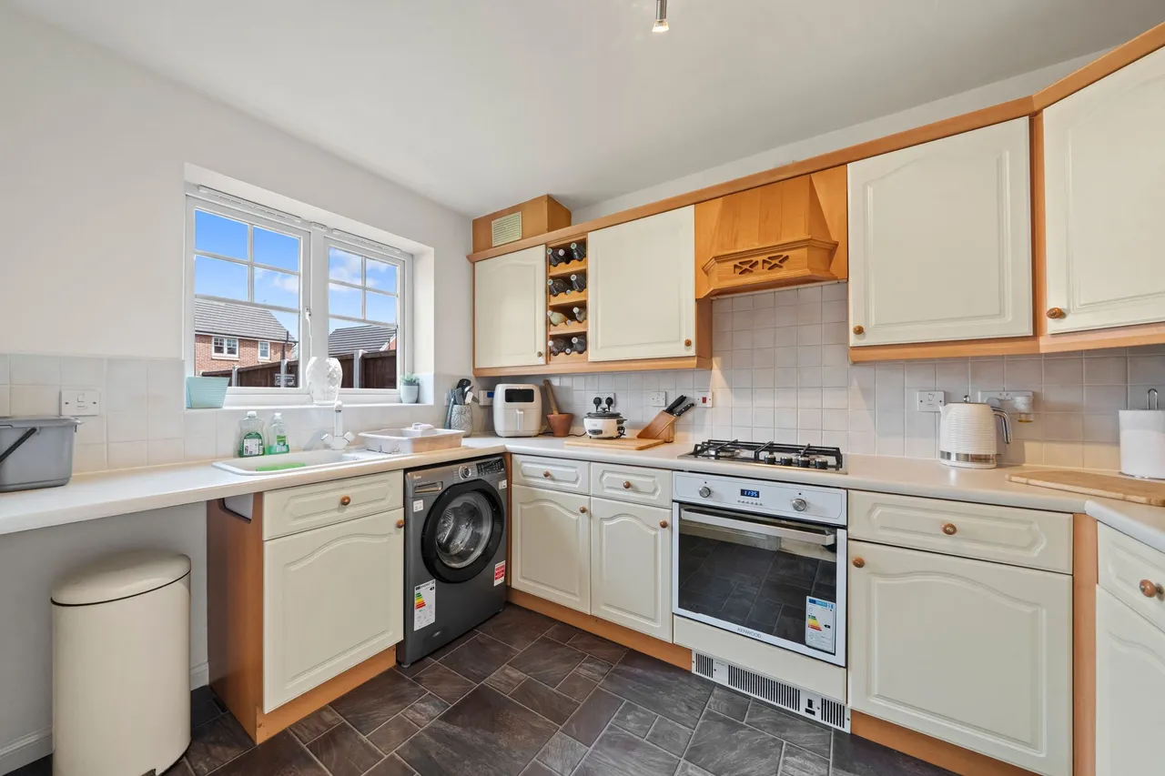 Langton Close, Newton-Le-Willows, Newton-Le-Willows, WA12 9WH, photo 3