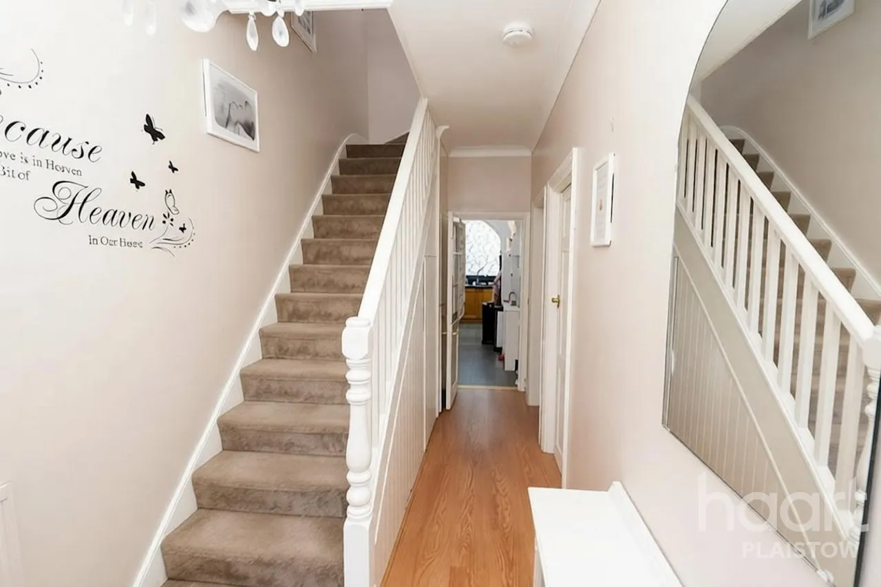 Cumberland Road, London, E13, photo 13