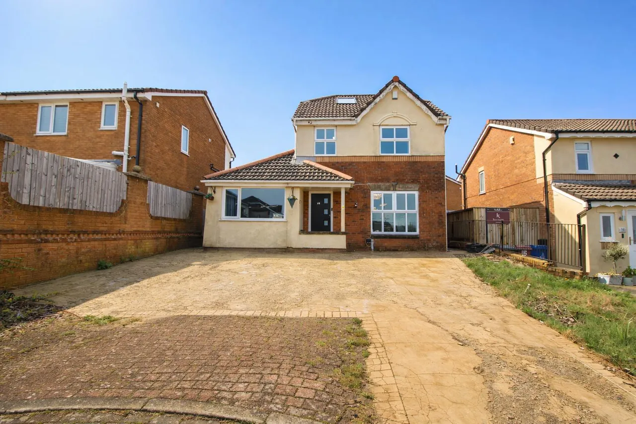 4 bed house for sale, Dahlia Close, Darwen, BB3