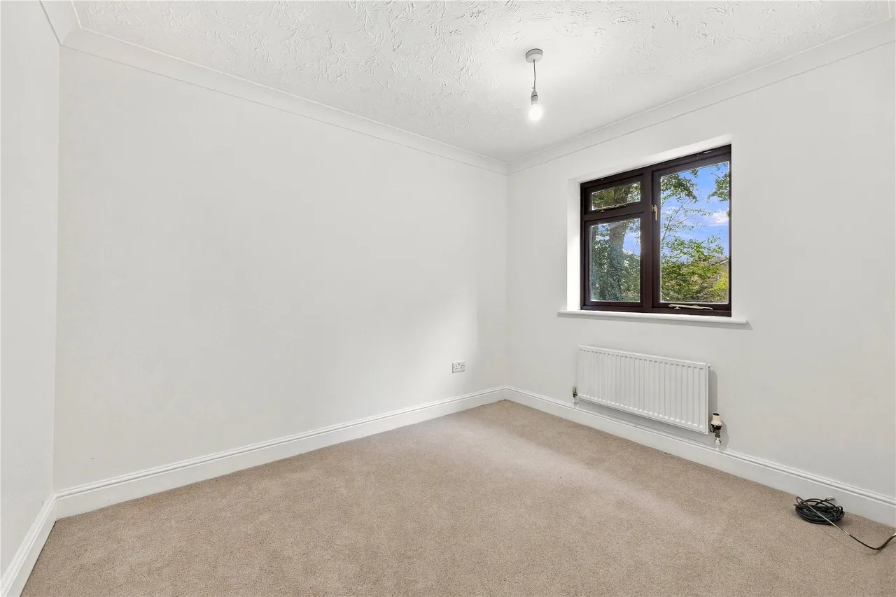 Cottesloe Close, Bisley, GU24, photo 13