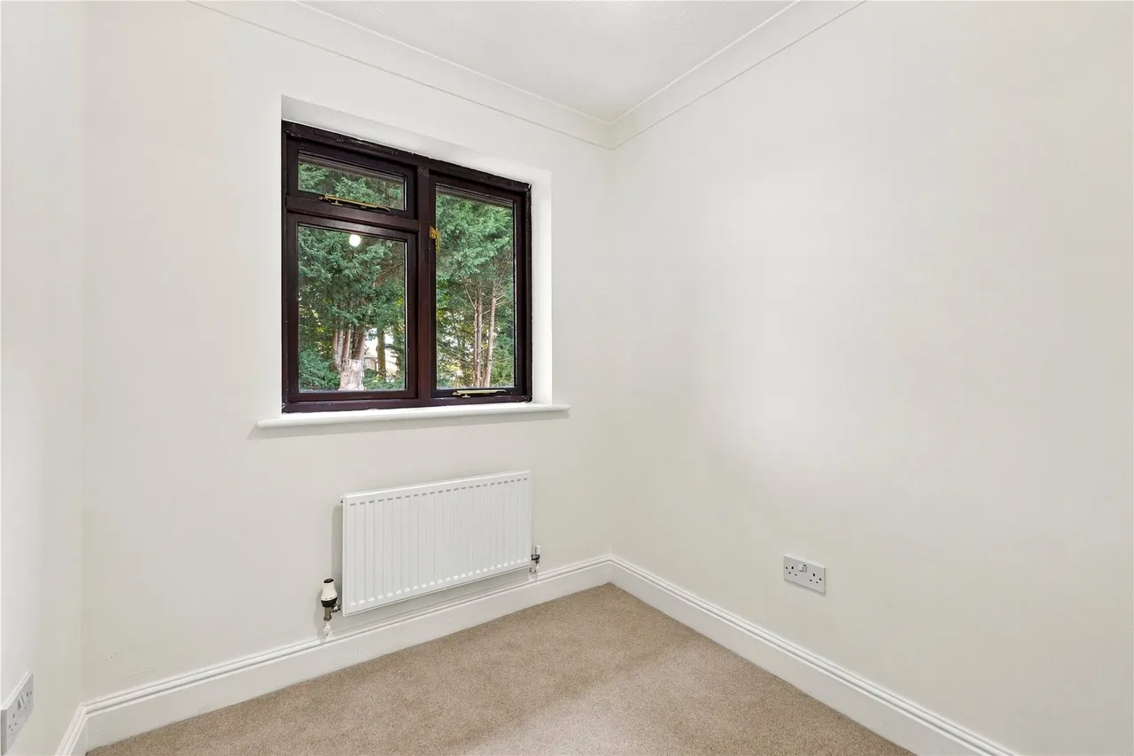Cottesloe Close, Bisley, GU24, photo 15