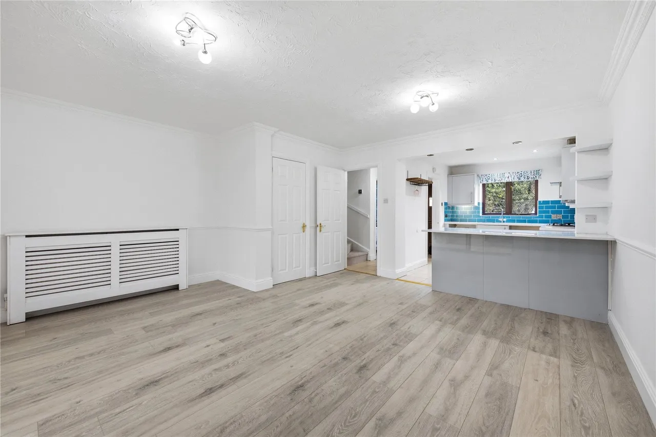 Cottesloe Close, Bisley, GU24, photo 5