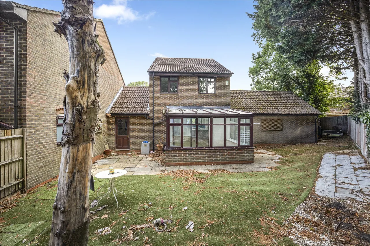 Cottesloe Close, Bisley, GU24, photo 18