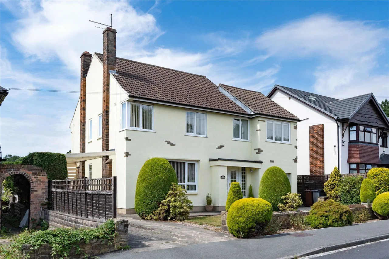 4 bed house for sale, Woodhall Park Avenue, Stanningley, LS28