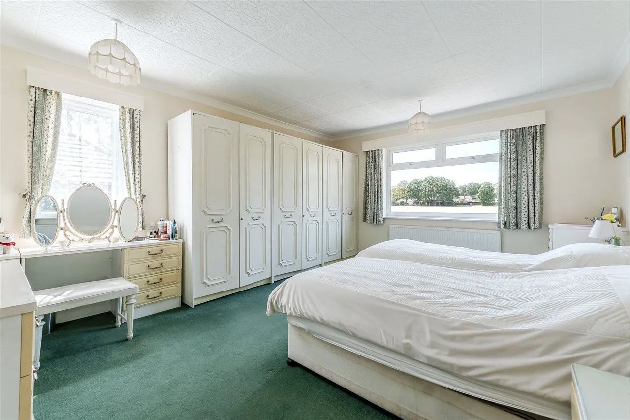 Woodhall Park Avenue, Stanningley, LS28, photo 13