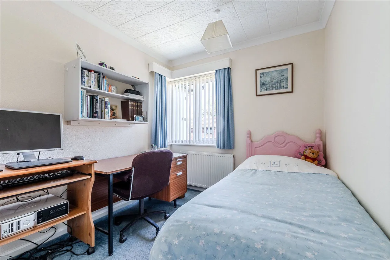 Woodhall Park Avenue, Stanningley, LS28, photo 17