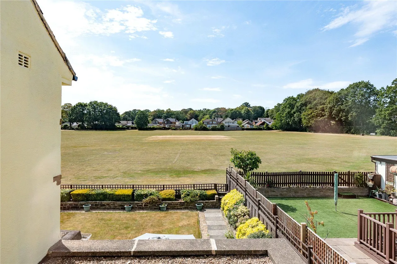 Woodhall Park Avenue, Stanningley, LS28, photo 19