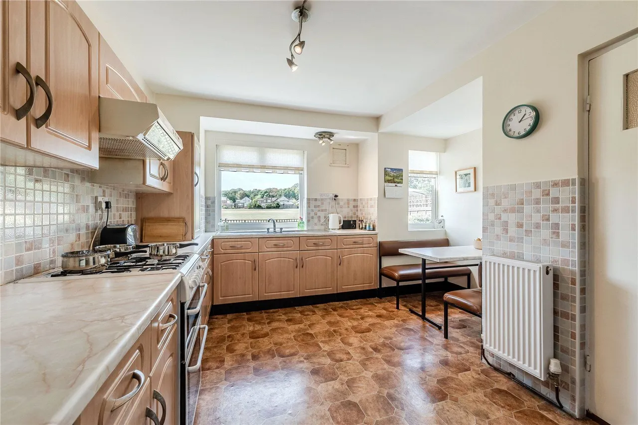 Woodhall Park Avenue, Stanningley, LS28, photo 4