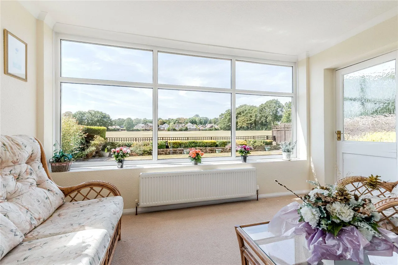 Woodhall Park Avenue, Stanningley, LS28, photo 3