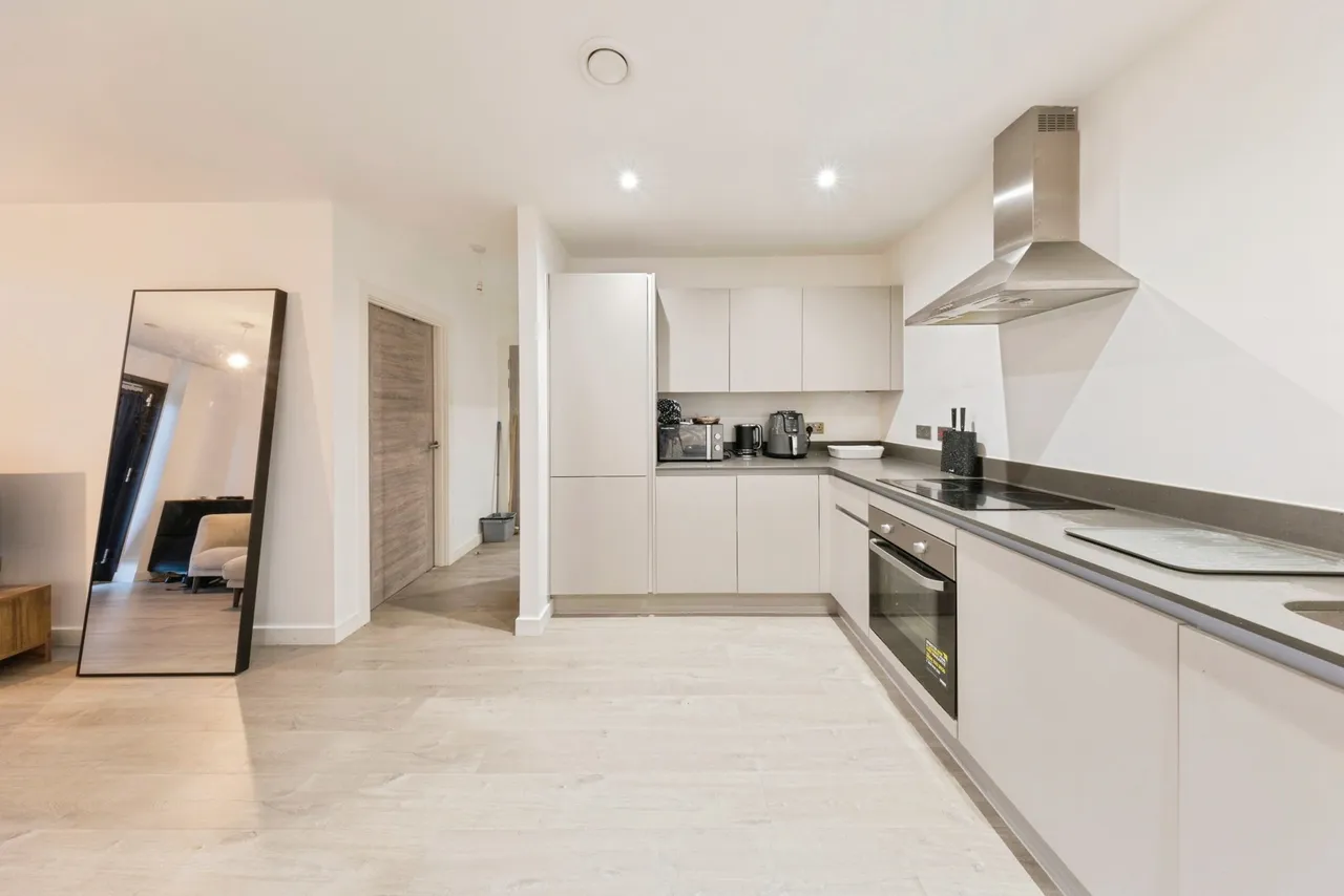 Buckingham Road, Bletchley, Milton Keynes, Buckinghamshire, MK3, photo 3