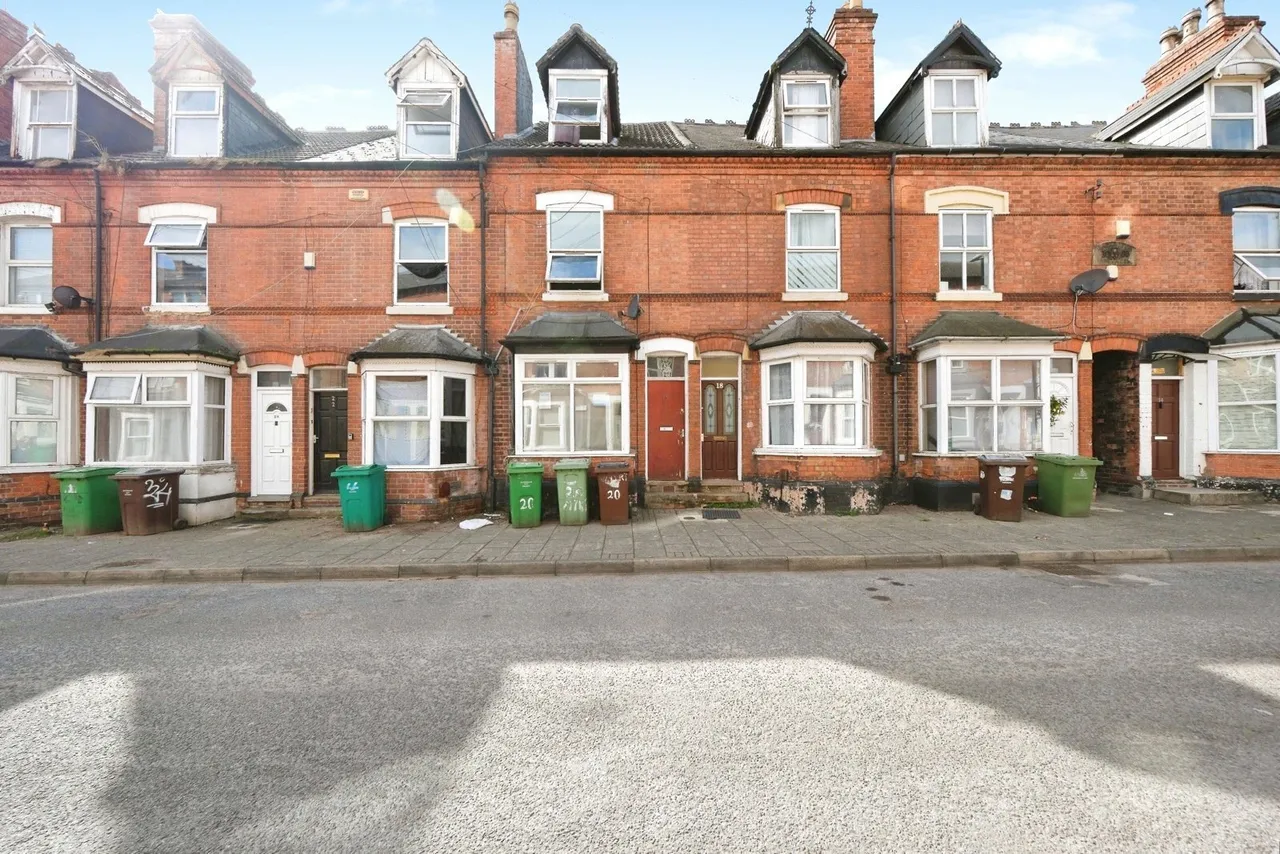 4 bed property for sale, Myrtle Avenue, Nottingham, NG7