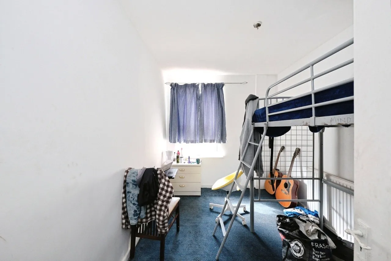 Myrtle Avenue, Nottingham, NG7, photo 17