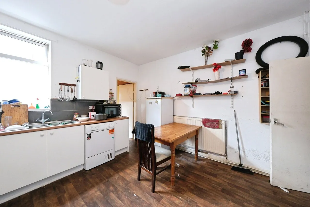 Myrtle Avenue, Nottingham, NG7, photo 5