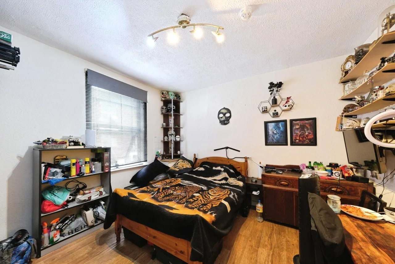 Myrtle Avenue, Nottingham, NG7, photo 10