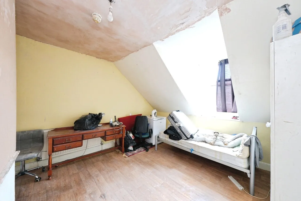 Myrtle Avenue, Nottingham, NG7, photo 13