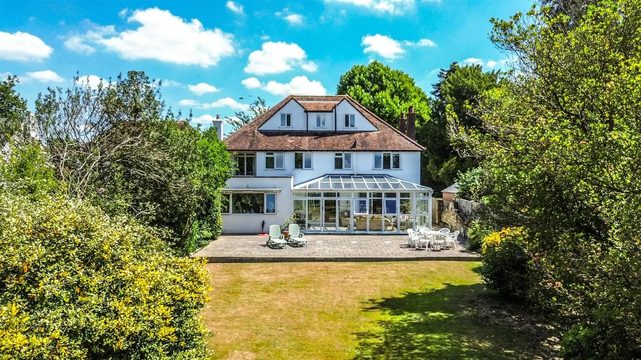 Champneys Close, Cheam, Surrey, SM2 7AL, photo 4