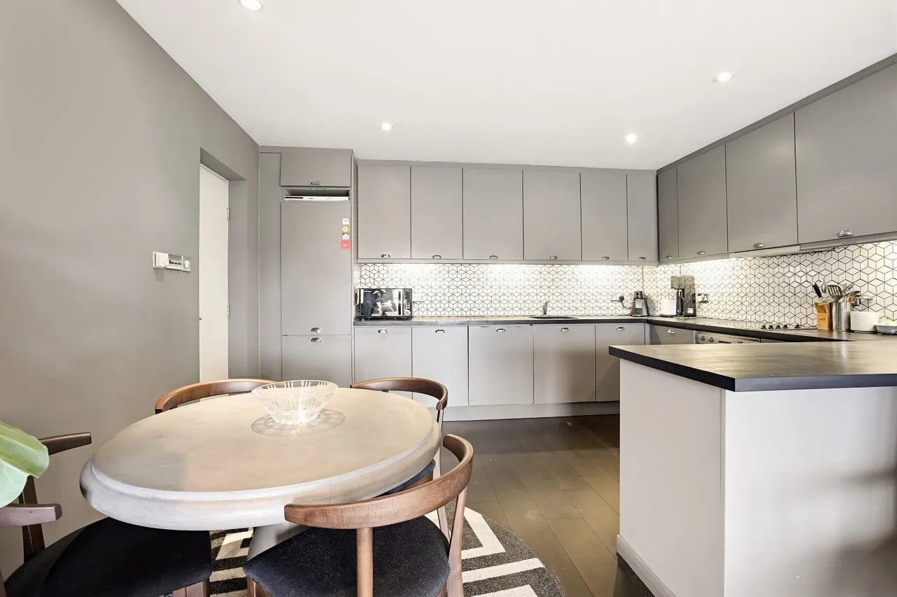Hereford Road, London, W2, photo 8
