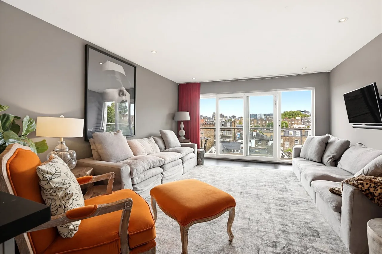 2 bed flat for sale, Hereford Road, London, W2
