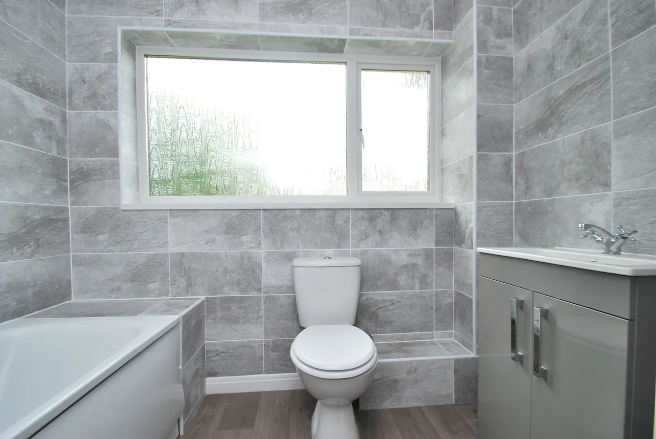 Meadow Park, BA1, photo 14