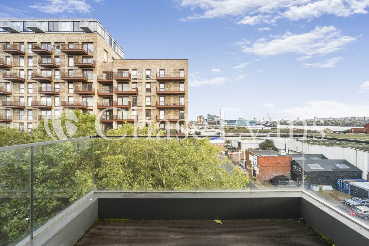 Connaught Heights, 2 Agnes George Walk, Royal Docks, London, E16, photo 9