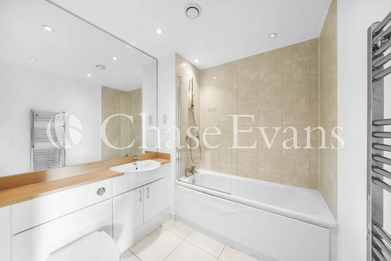 Connaught Heights, 2 Agnes George Walk, Royal Docks, London, E16, photo 8